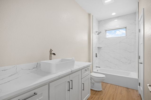 200 Castle Pines Dr, Kerrville, TX 78028