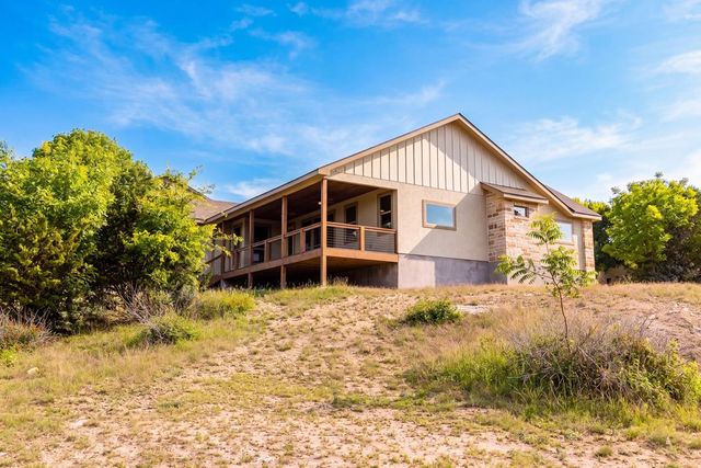 200 Castle Pines Dr, Kerrville, TX 78028