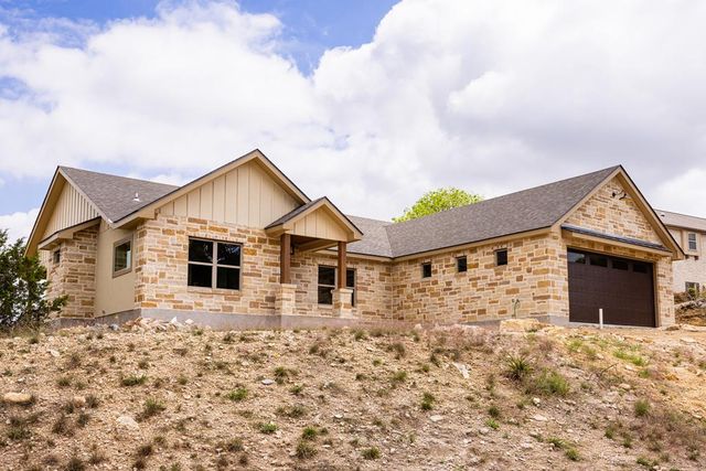 200 Castle Pines Dr, Kerrville, TX 78028