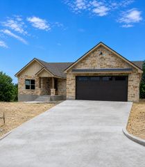 200 Castle Pines Dr, Kerrville, TX 78028