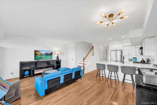 1 Patricia Lane 403, Bronx, NY 10465