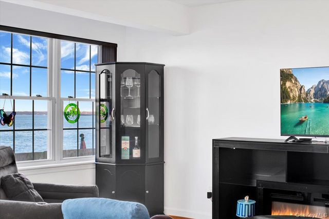 1 Patricia Lane 403, Bronx, NY 10465