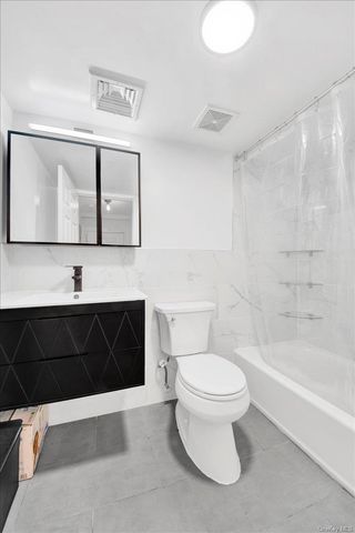 1 Patricia Lane 403, Bronx, NY 10465