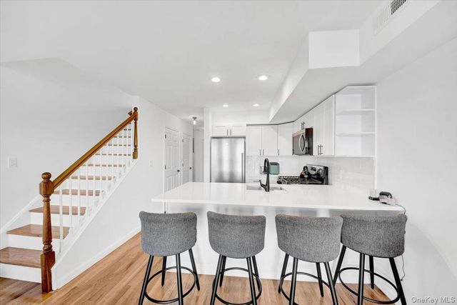 1 Patricia Lane 403, Bronx, NY 10465