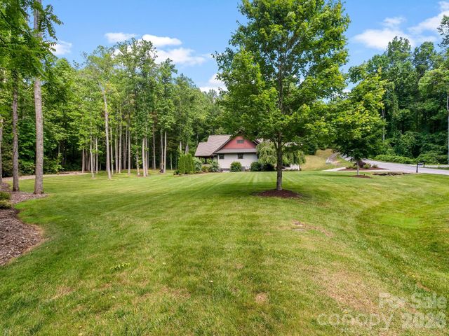 80 Highlander Falls Way, Zirconia, NC 28790