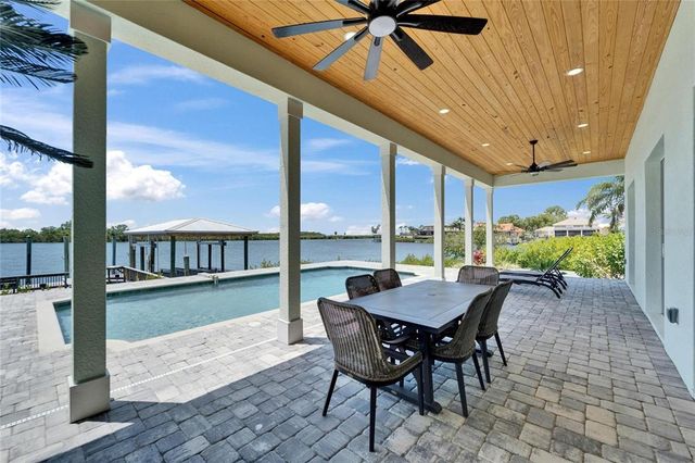 935 CHIPAWAY DRIVE, Apollo Beach, FL 33572