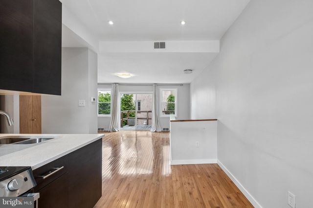 2305 GRAYS FERRY AVE, Philadelphia, PA 19146