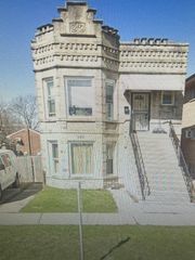 520 22 ND Avenue 1, Bellwood, IL 60104