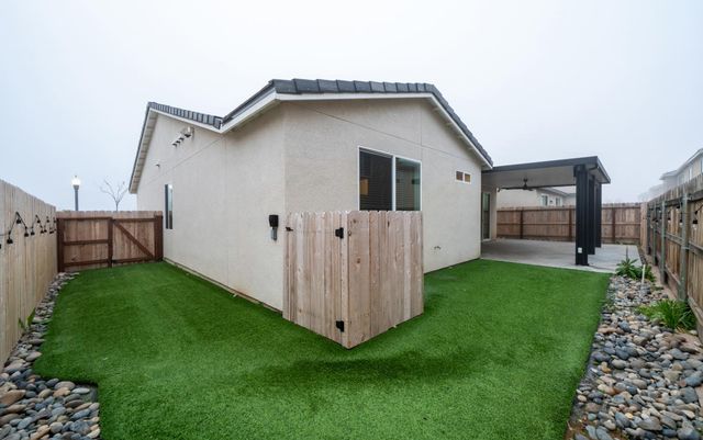 141 Reunion Way S, Madera, CA 93636