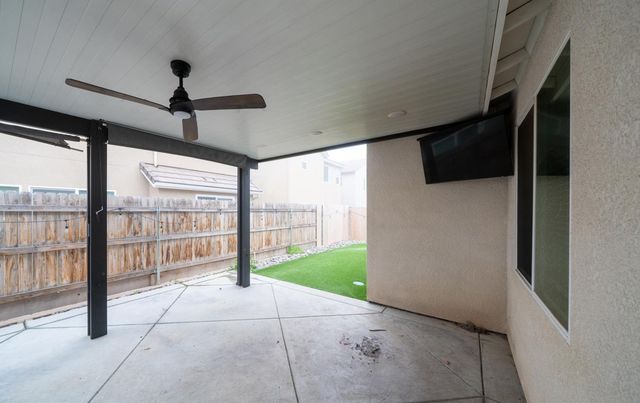 141 Reunion Way S, Madera, CA 93636