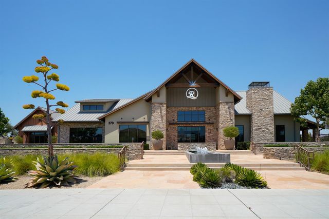 141 Reunion Way S, Madera, CA 93636