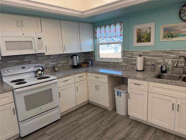 2826 SWIFTON DRIVE 114, Sarasota, FL 34231