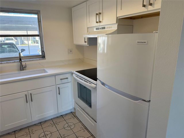 2826 SWIFTON DRIVE 114, Sarasota, FL 34231