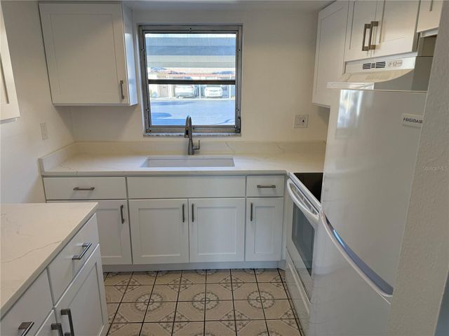 2826 SWIFTON DRIVE 114, Sarasota, FL 34231