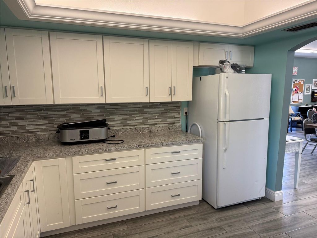 Image 22 of property listing at 2826 SWIFTON DRIVE 114, Sarasota, FL 34231