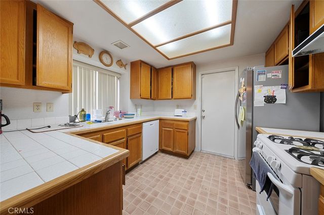 10217 Mount Shasta, Hesperia, CA 92345