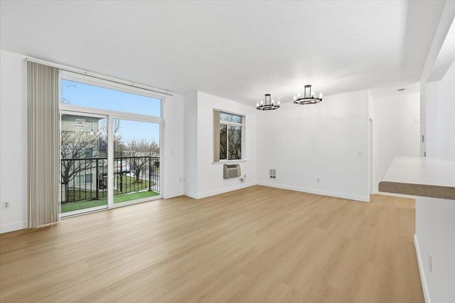 22855 E Country Vista Dr, Liberty Lake, WA 99019