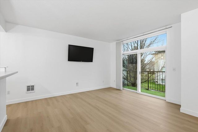 22855 E Country Vista Dr, Liberty Lake, WA 99019