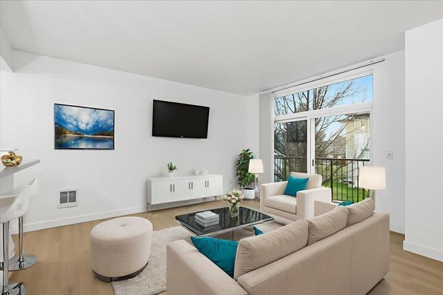 22855 E Country Vista Dr, Liberty Lake, WA 99019