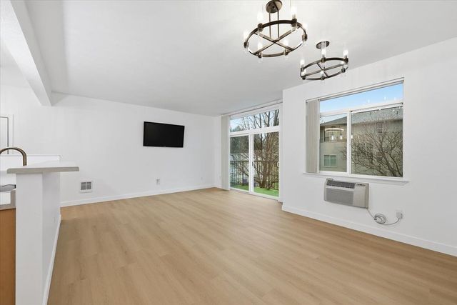 22855 E Country Vista Dr, Liberty Lake, WA 99019