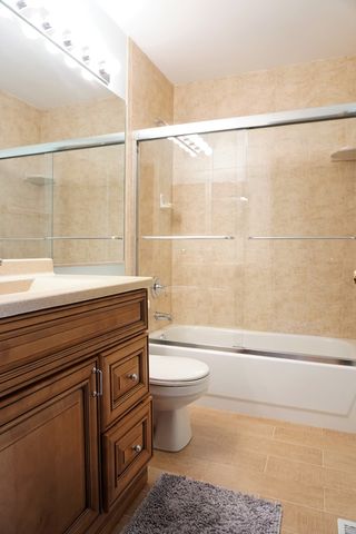 172 Crescent Lane, Schaumburg, IL 60193