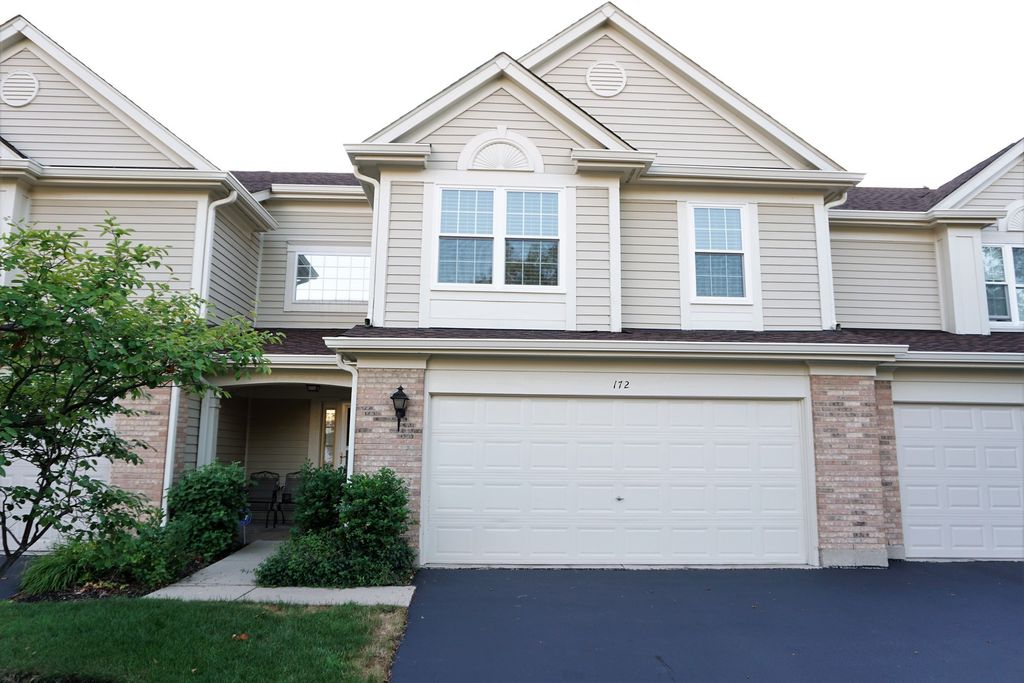 172 Crescent Lane, Schaumburg, IL 60193