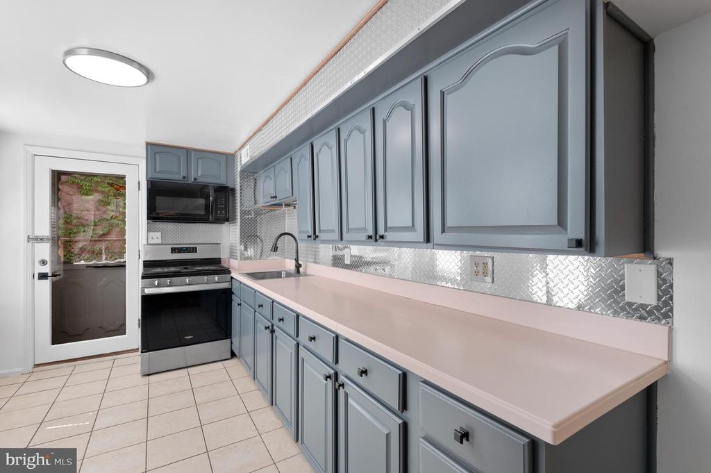 Image 10 of property listing at 620 S BETHEL ST, Baltimore, MD 21231