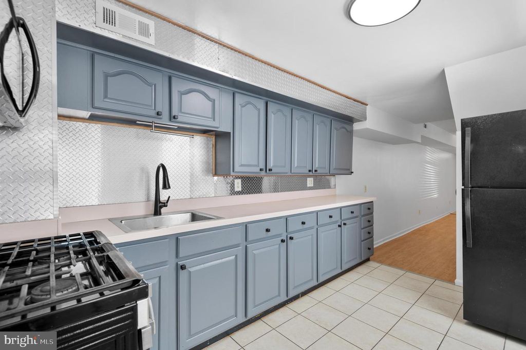 Image 11 of property listing at 620 S BETHEL ST, Baltimore, MD 21231