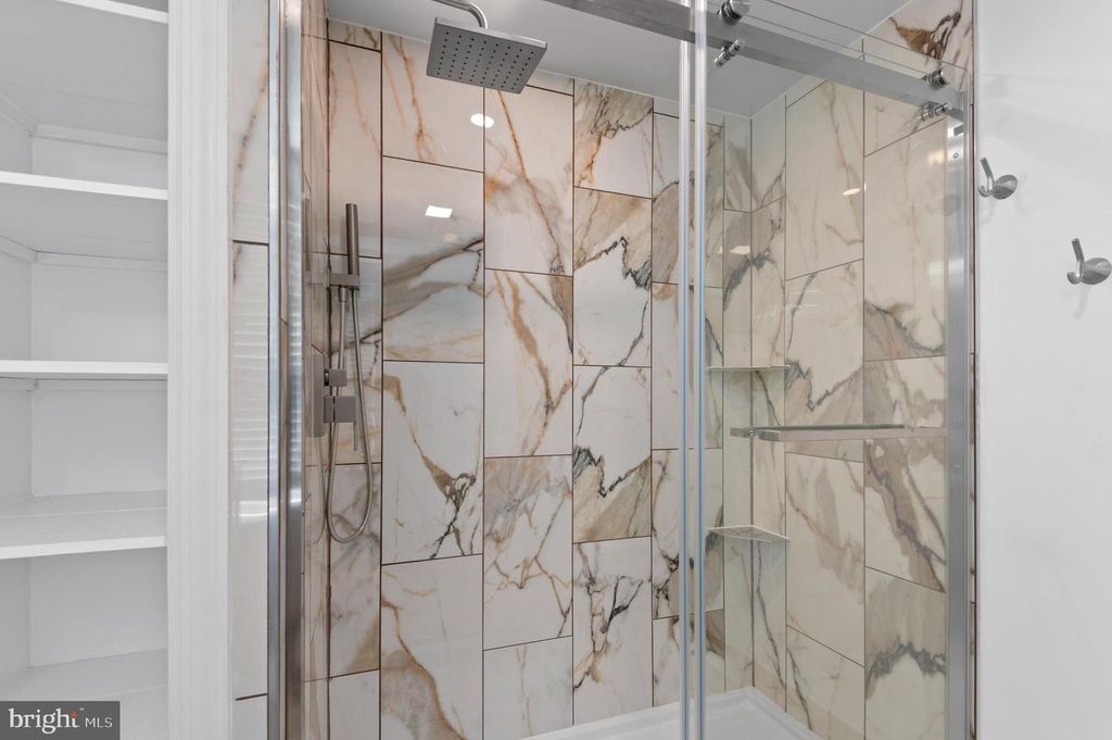 Image 16 of property listing at 620 S BETHEL ST, Baltimore, MD 21231