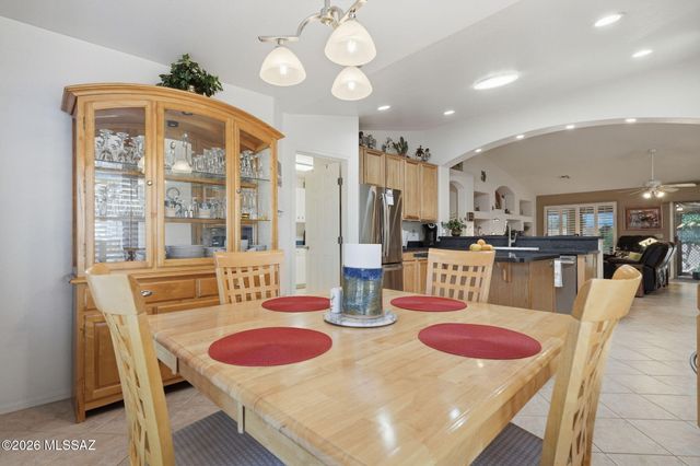 1257 N Sun Catcher Way, Green Valley, AZ 85614