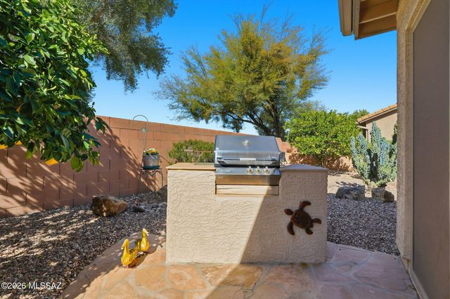 1257 N Sun Catcher Way, Green Valley, AZ 85614