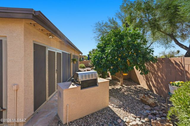 1257 N Sun Catcher Way, Green Valley, AZ 85614