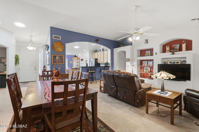 1257 N Sun Catcher Way, Green Valley, AZ 85614