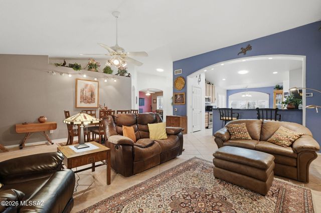 1257 N Sun Catcher Way, Green Valley, AZ 85614