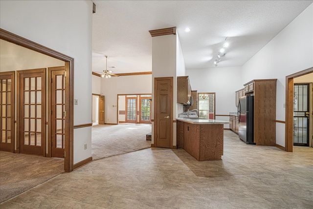 1665 RIVERDALE RD, Germantown, TN 38138