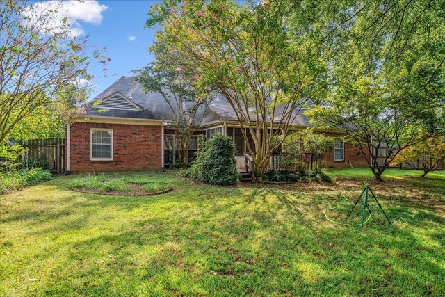 1665 RIVERDALE RD, Germantown, TN 38138