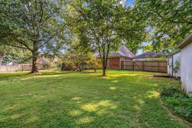 1665 RIVERDALE RD, Germantown, TN 38138