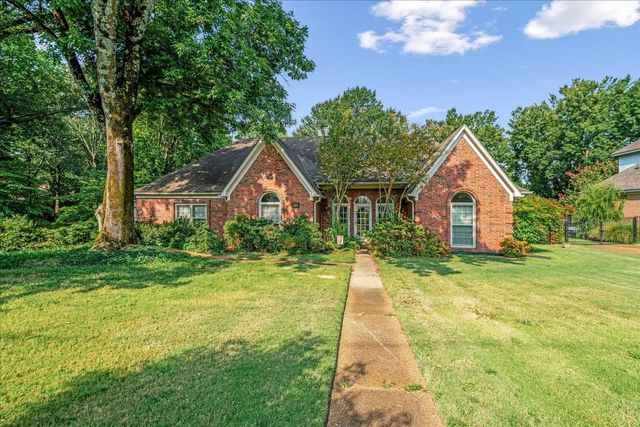 1665 RIVERDALE RD, Germantown, TN 38138