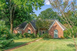 1665 RIVERDALE RD, Germantown, TN 38138