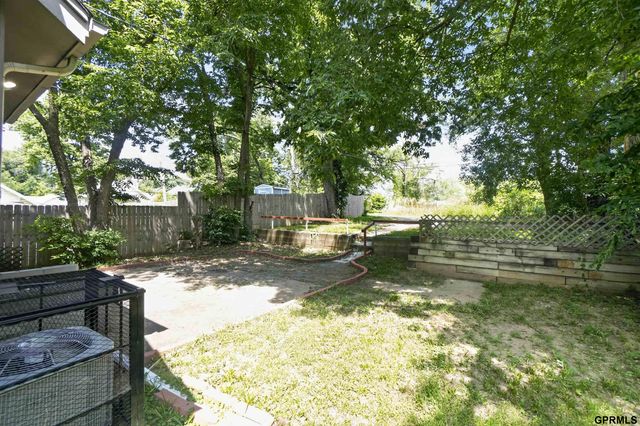4636 Larimore Avenue, Omaha, NE 68104