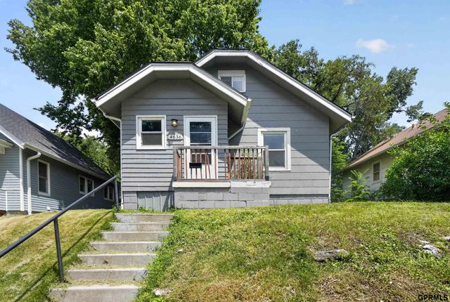 4636 Larimore Avenue, Omaha, NE 68104