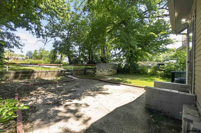 4636 Larimore Avenue, Omaha, NE 68104