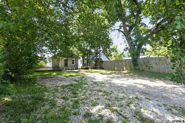 4636 Larimore Avenue, Omaha, NE 68104