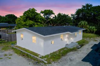 2108 Avenue E E, Fort Pierce, FL 34950