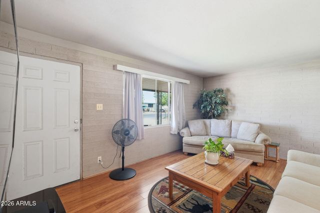 11205 W MISSOURI Avenue, Youngtown, AZ 85363