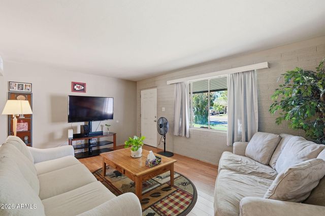 11205 W MISSOURI Avenue, Youngtown, AZ 85363