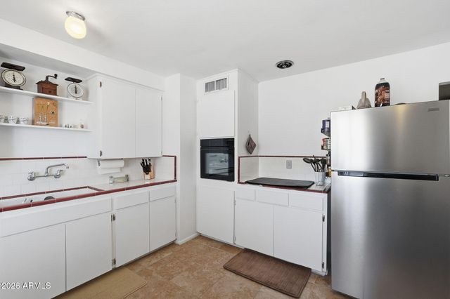 11205 W MISSOURI Avenue, Youngtown, AZ 85363