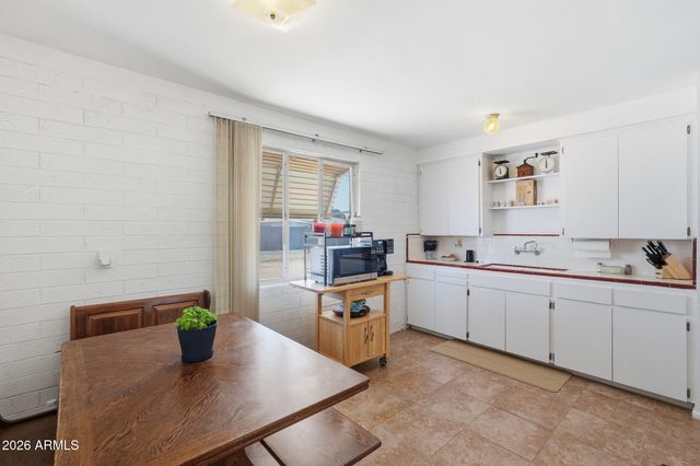 11205 W MISSOURI Avenue, Youngtown, AZ 85363