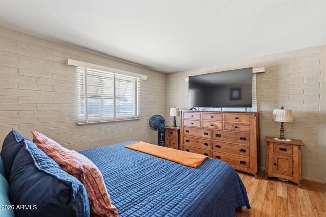 11205 W MISSOURI Avenue, Youngtown, AZ 85363