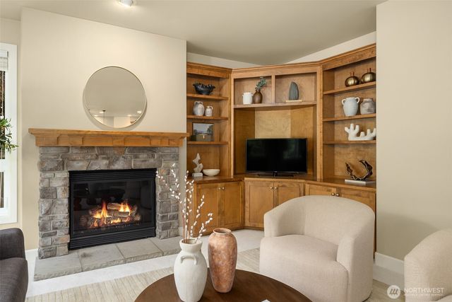 27520 SE 31st Place, Sammamish, WA 98075